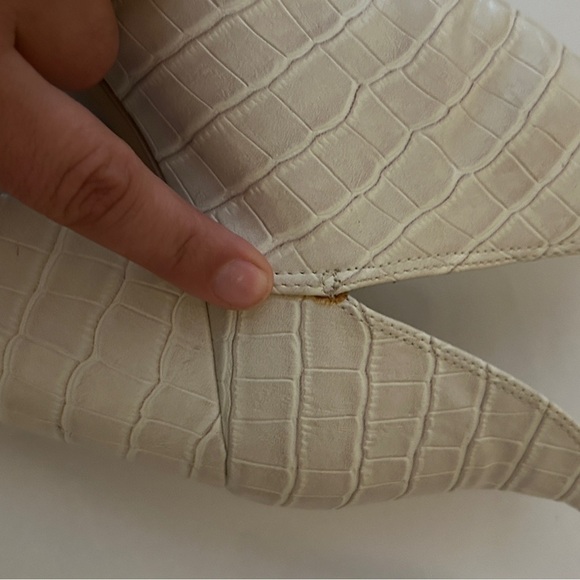 Steve Madden Women's Rookie Bone Croc Block Heels V Cut Ankle Booties Size 9.5 - Picture 13 of 16